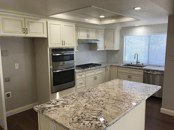 Kitchen with Island