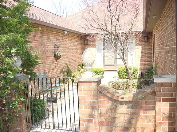 3rd image of 7832 W Golf Dr