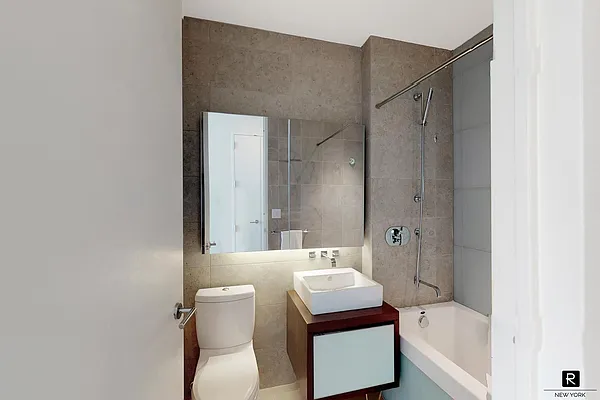 Sold by R New York | media 12