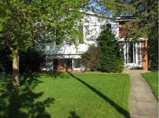 1402 Nancywood Dr, Waterford, MI 48327