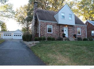 16 Spring Dr, Florissant, MO 63031