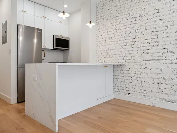 415 East 80th Street 2C image 3 of 10