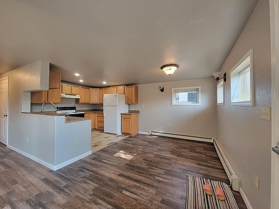 2nd image of 840 4th Ave