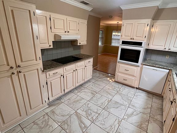 2nd image of 6820 Westgate Dr