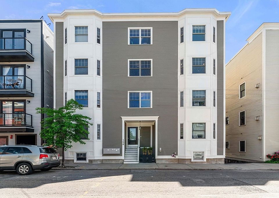1st image of 134-136 W 9th St #1