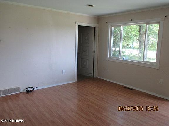 3rd image of 17291 112th Ave