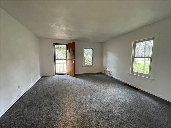 5th image of 336 Midland Dr