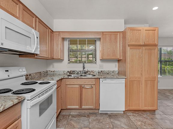 5th image of 1090 5th Ave