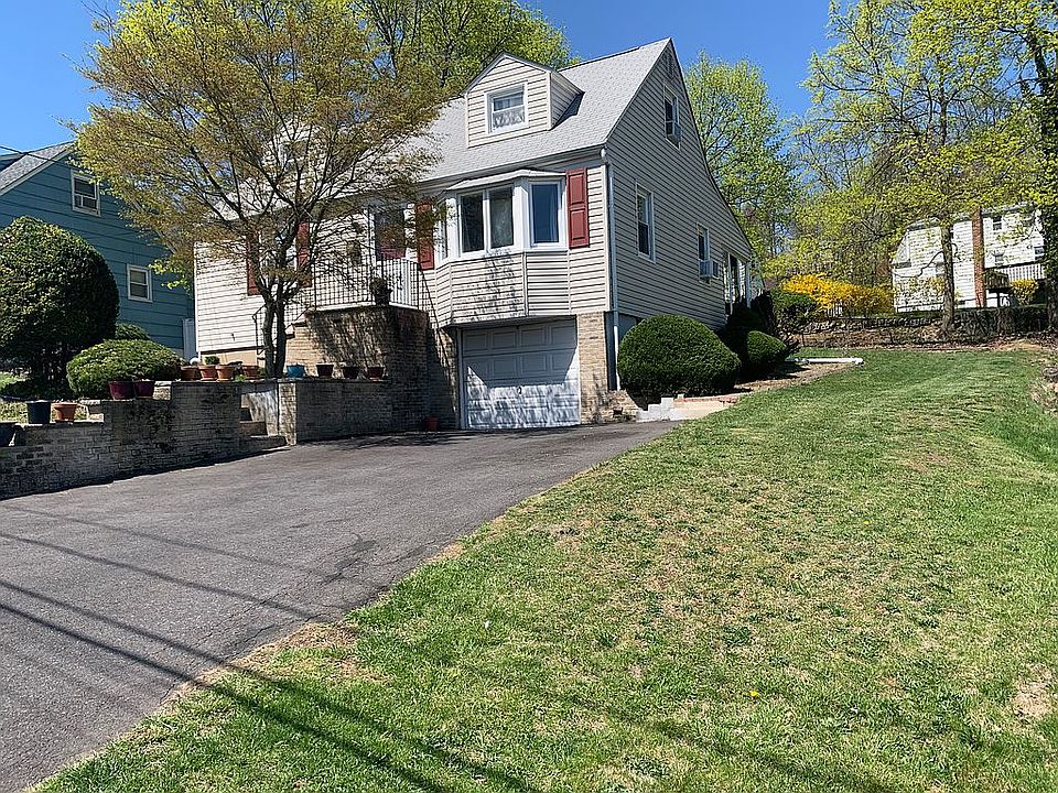 1st image of 9 Westwood Dr S