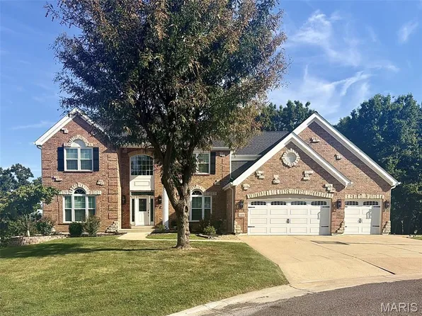349 Greycliff Bluff Dr, Saint Louis, MO 63129