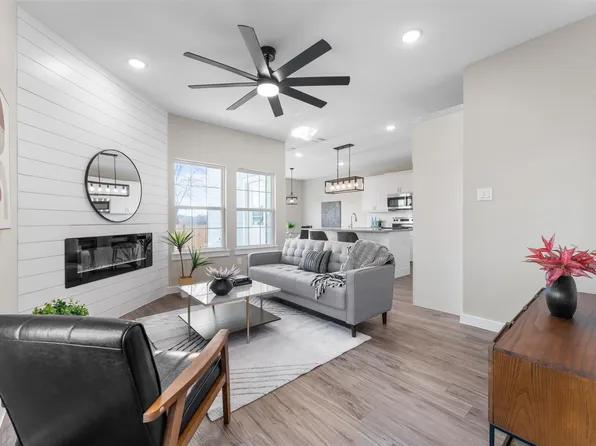 220 3rd St, Hillsboro, TX 76645