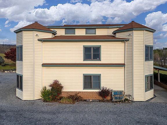 4th image of 45 NE Castle Ct