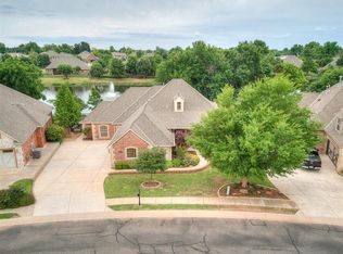 2100 Bridgeview Blvd, Edmond, OK 73003