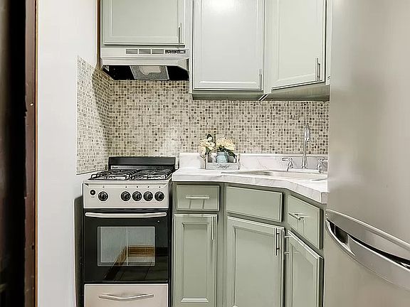 4th image of 509 W 149th St