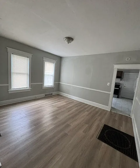 255 Hollywood Dr — Photo 16