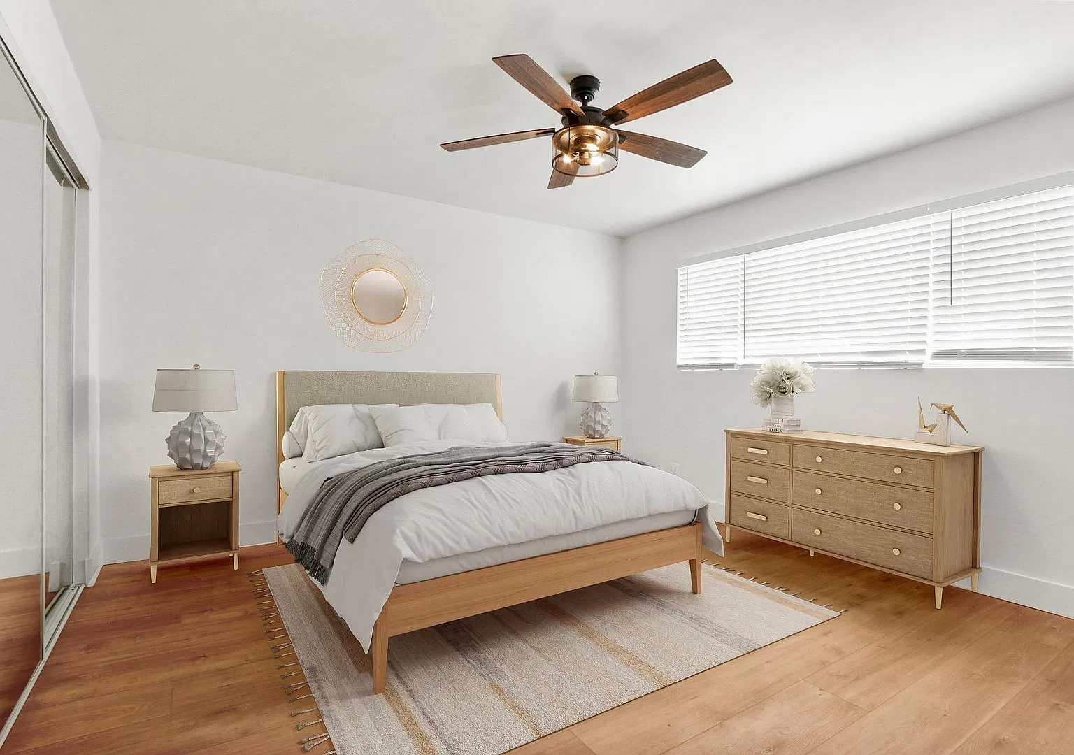 Chic Renovated 1 Bedrooms in Hawthorne — Photo 2