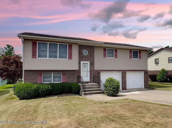 1225 Tonwin St, Archbald, PA 18403