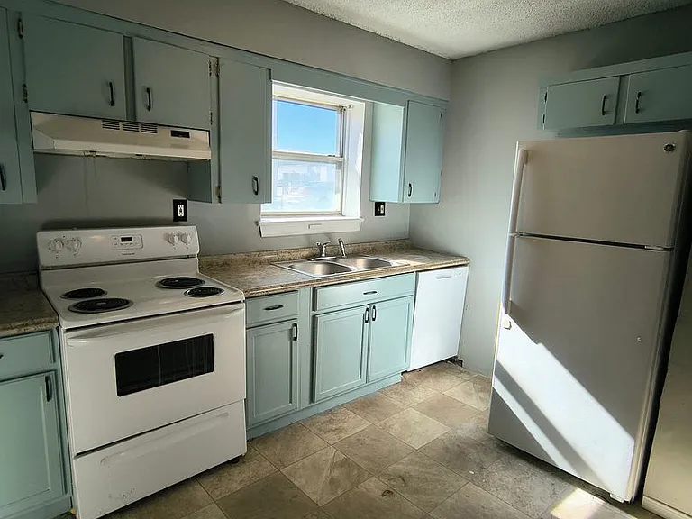 8201 Spring Valley Rd — Photo 19
