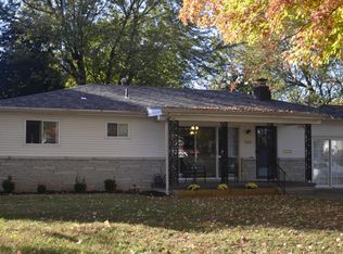 1949 S Broadway Ave, Springfield, MO 65807