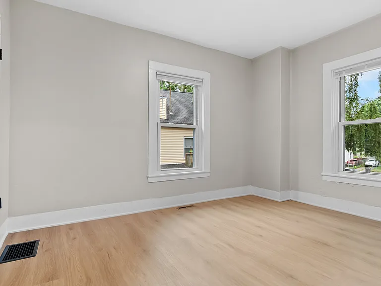 46 Cedar St #2 — Photo 4