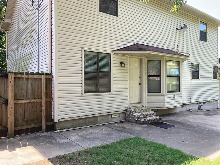 4601 Randolph Rd — Photo 35
