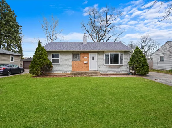 1420 N Madison St, Woodstock, IL 60098