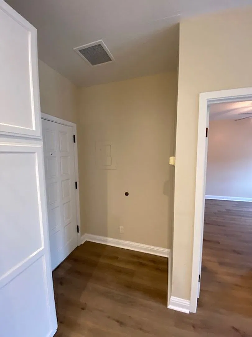 Goold North Apts — Photo 3