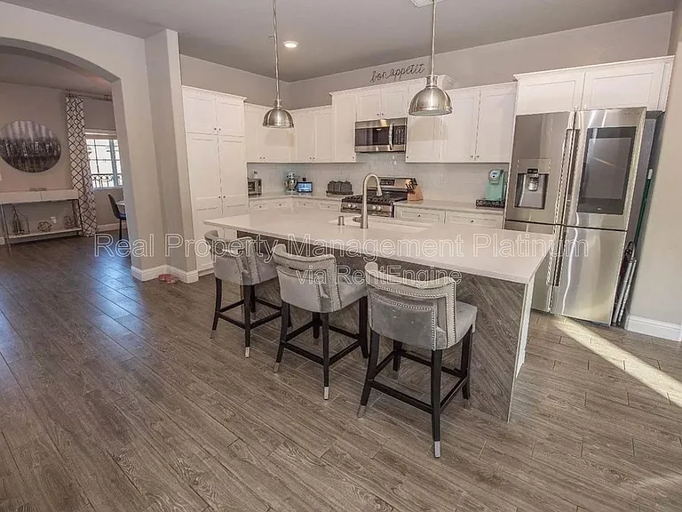 6191 E Fedora Ave — Photo 2