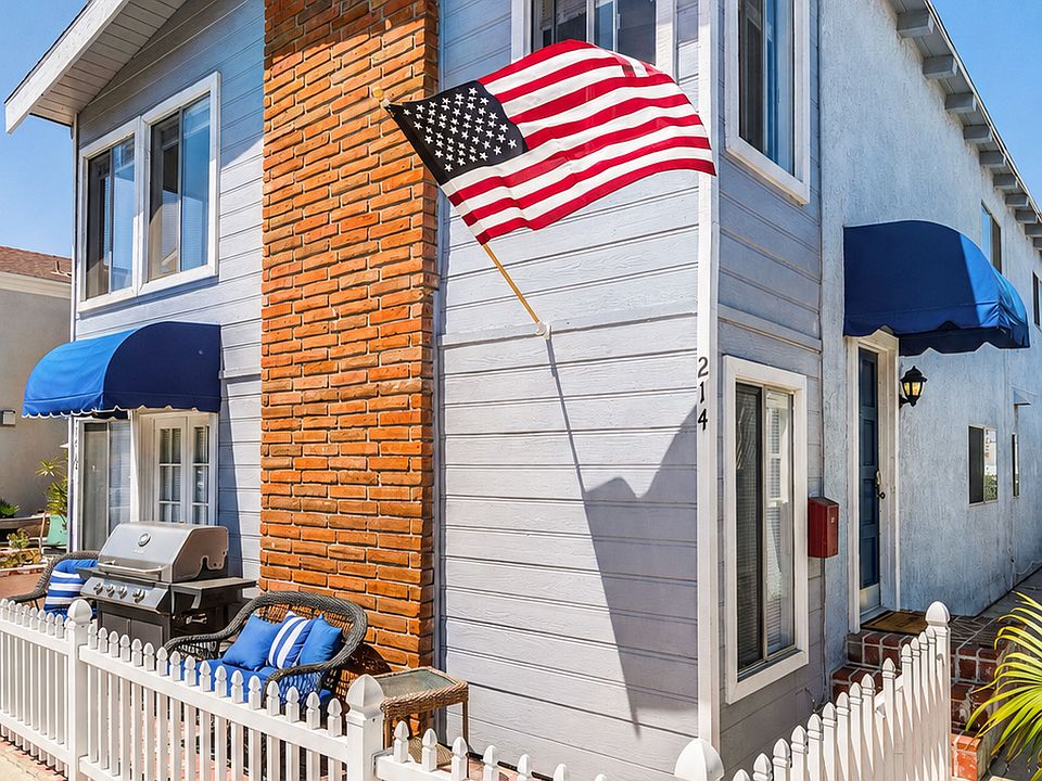 1st image of 214 E Balboa Blvd