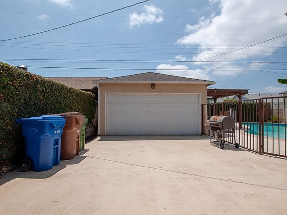 5th image of 11633 S Saint Andrews Pl