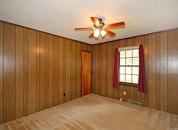 2nd image of 205 Persimmon Cir