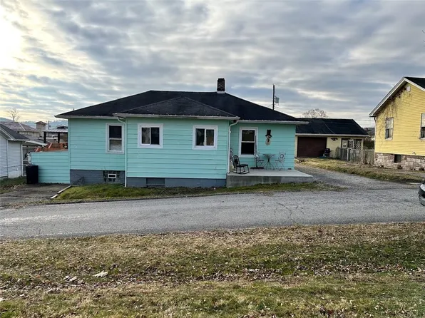 405 School St, Waynesburg, PA 15346