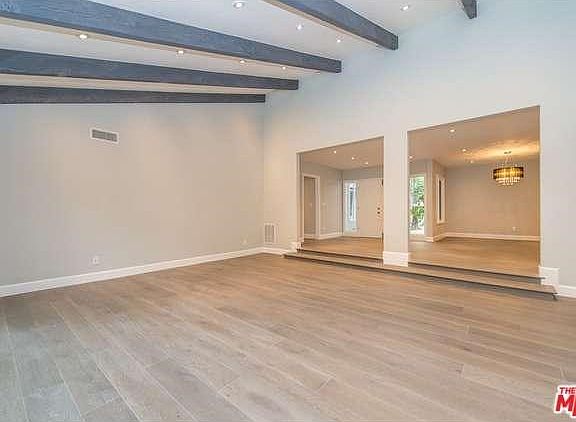 5th image of 19618 Weeburn Ln
