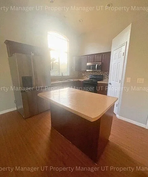 292 Winchester Dr — Photo 4