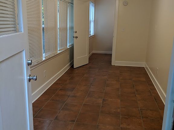 5th image of 2844 Glenrose Ave