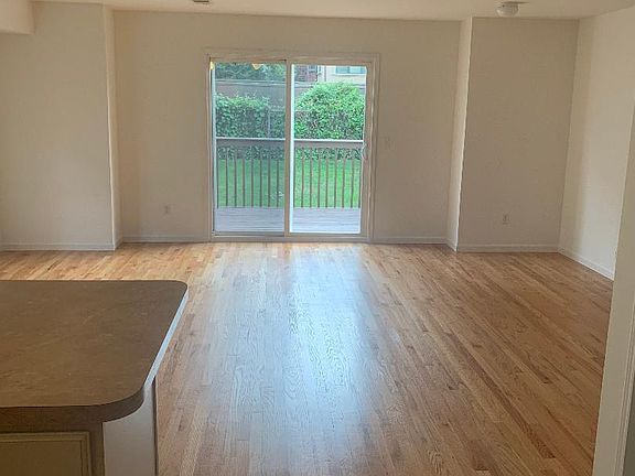 5th image of 56 Avon Pl
