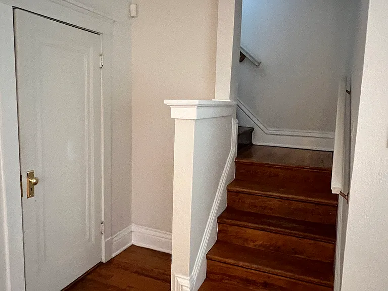 2823 Hampton Ave — Photo 10