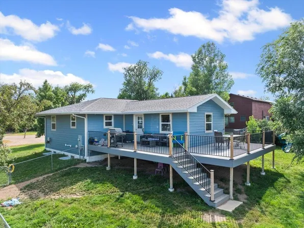 502 7th St, Newell, SD 57760