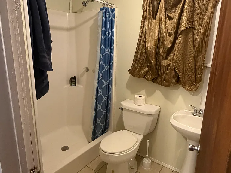 401 Palacios St — Photo 3