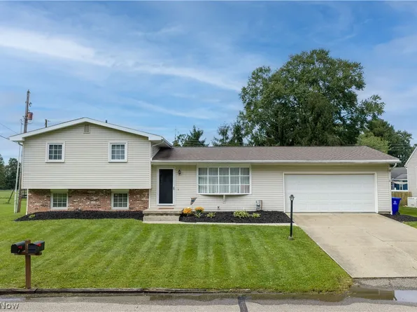 154 Unger St, Gnadenhutten, OH 44629