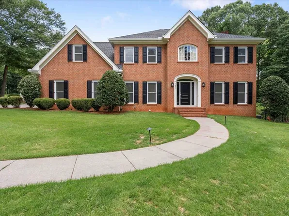 120 Lisa Ln, Carrollton, GA 30117
