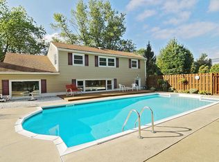 102 Suburban Dr, Toms River, NJ 08753