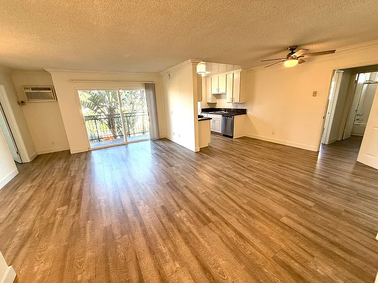 9344 National Blvd — Photo 20