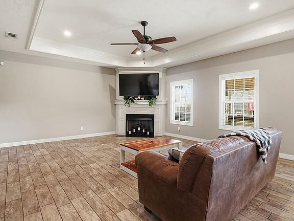 4th image of 355 Patriot Way