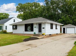 3525 Zinran Ave S, Saint Louis Park, MN 55426