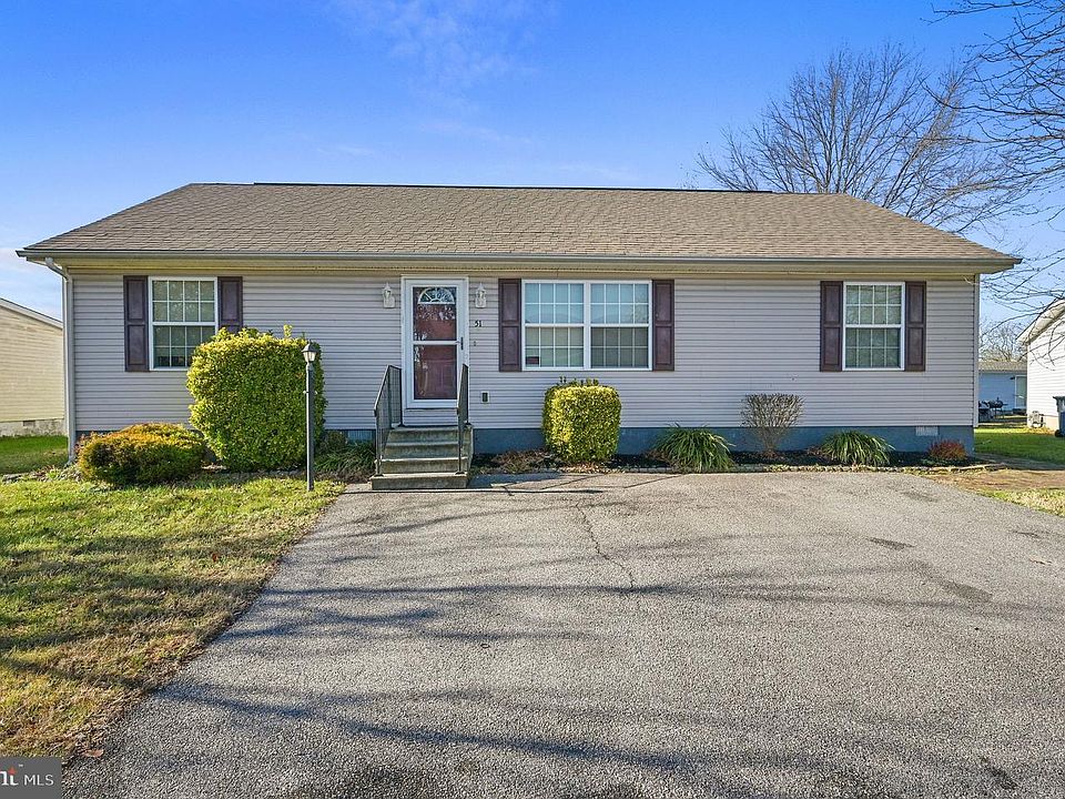 1st image of 51 Karen Pl