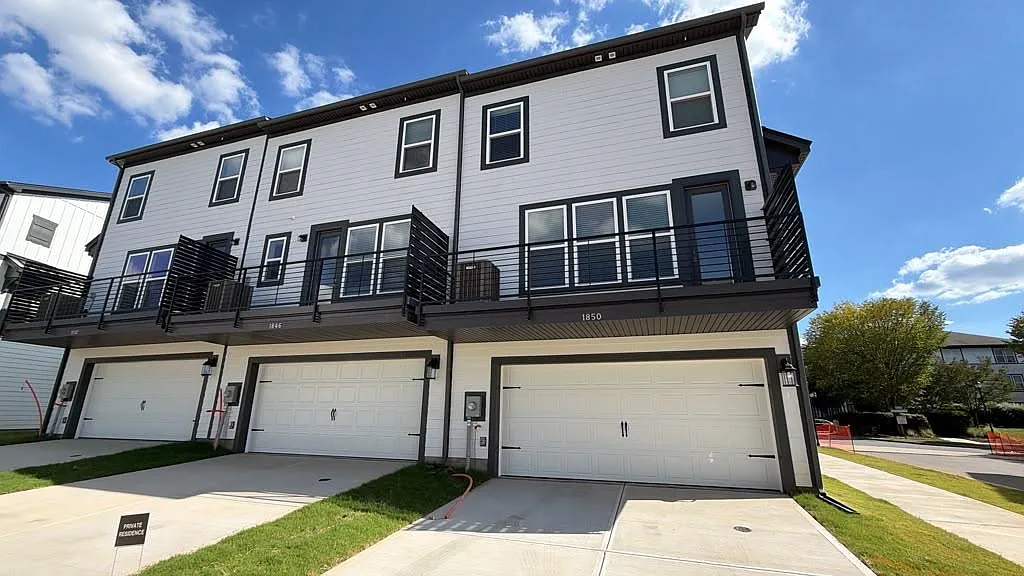 4 bed, 3.5 bath, 1952 sqft, $2,695 — Photo 4