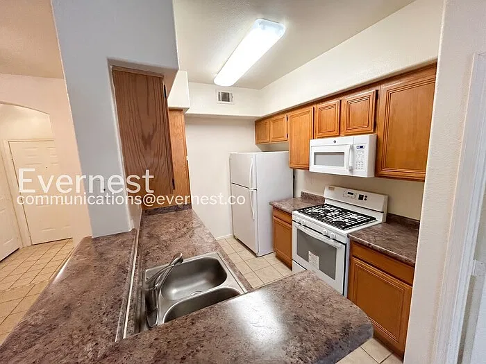 7123 S Durango Dr — Photo 3