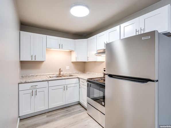 1459-1465 Elm St #210
