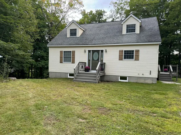 162 E East Dixfield Road, Jay, ME 04239
